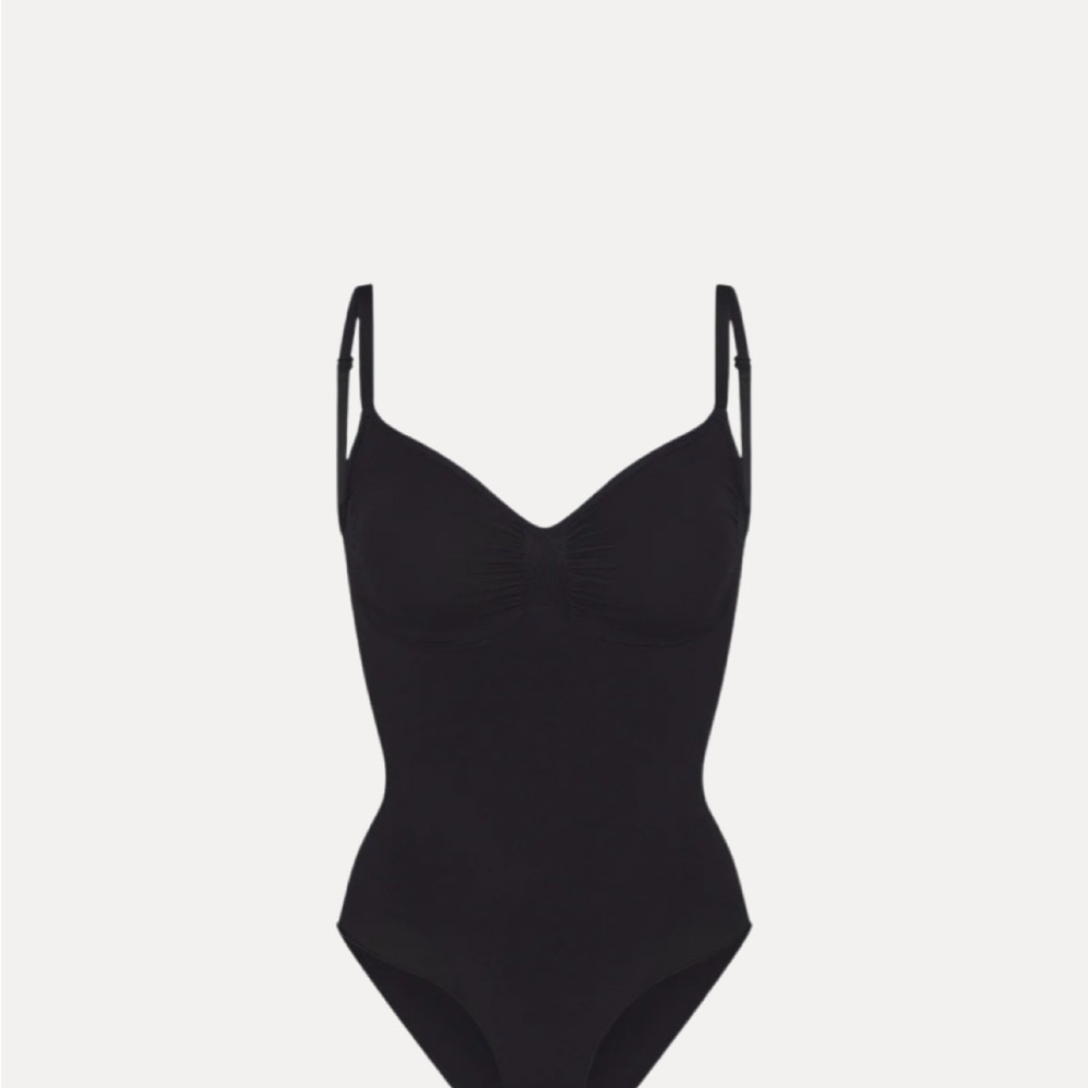 SKIMS SCULPTING BODYSUIT BRIEF